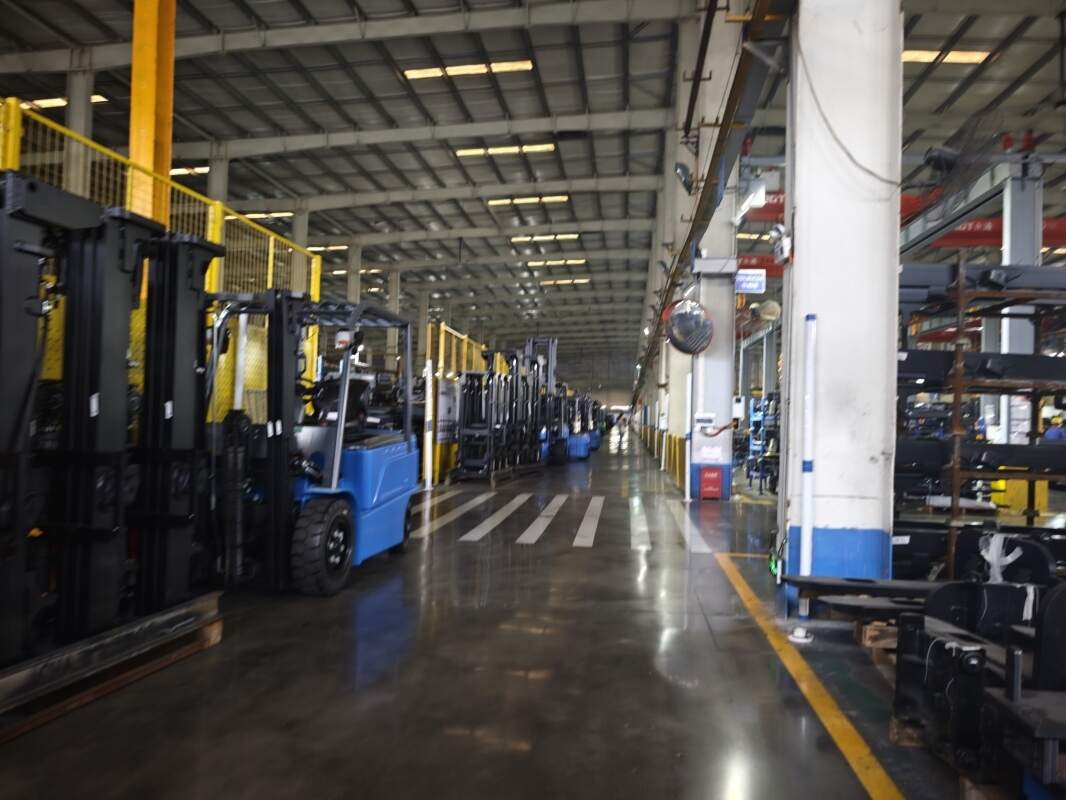 BYD Counterbalance Forklift Options: Standard and Configurable