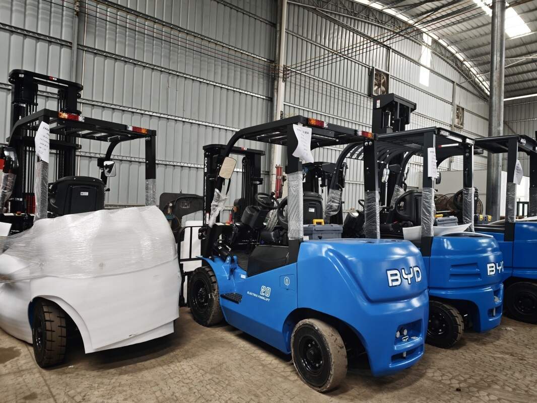 Forklift Visibility Aids: Mirrors, Cameras and Sensors