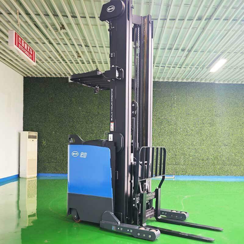 Short-circuit-protection parameter thresholds built inside lithium-ion forklift 
