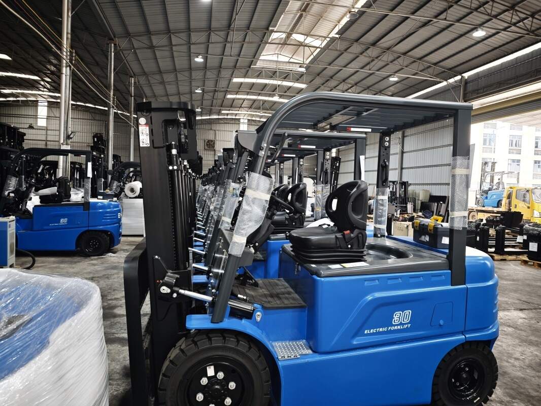 Counterbalance Forklift Safety: Loads, Speeds and Stability