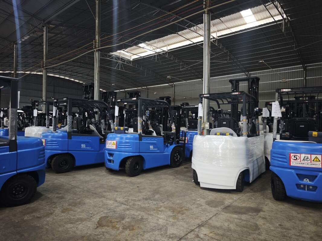 Managing Pallet Truck Descents on Steep Warehouse Ramps