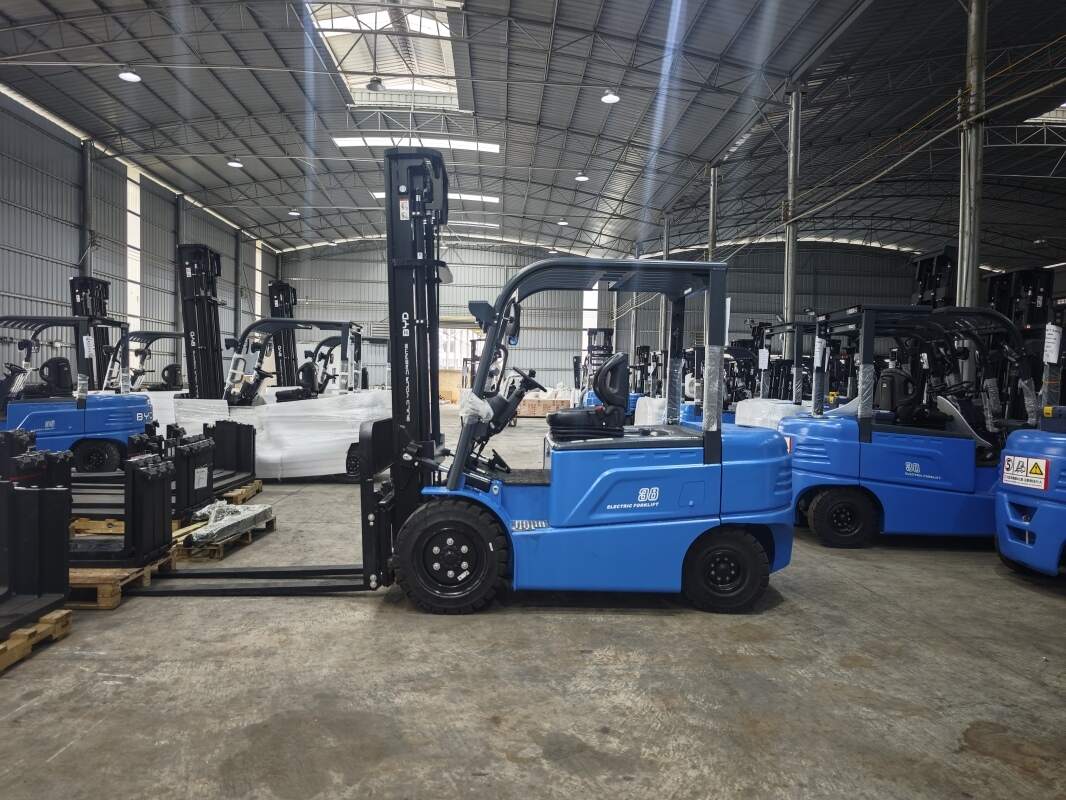 Operator-down pallet truck versus operator-platform truck for long runs in large