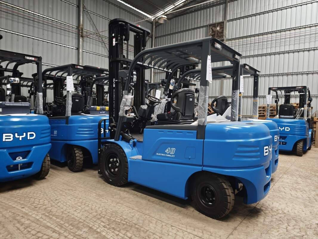 Forklift Weather Safety: Wind, Rain and Outdoor Operations