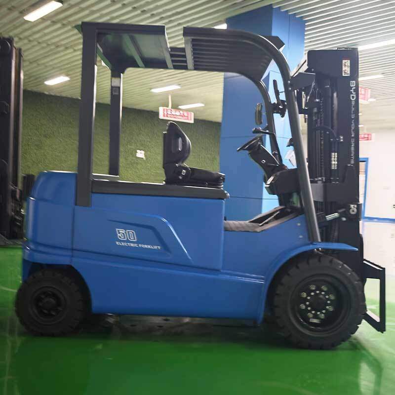How to run electric forklift operator refresher workshops efficiently