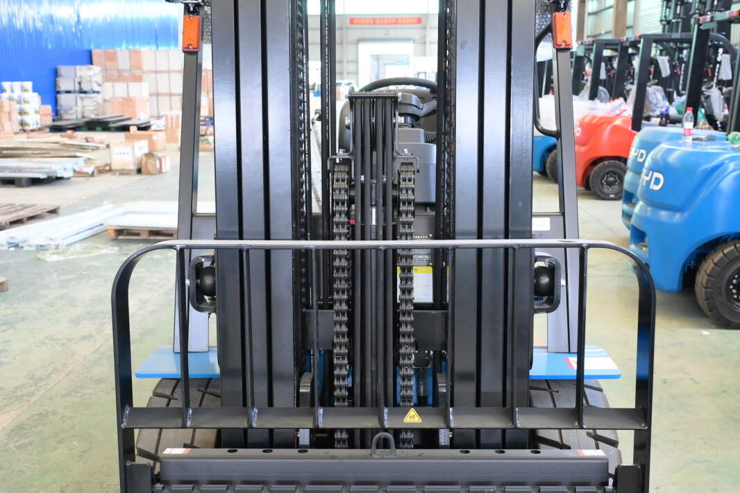 Lithium Pallet Trucks: Why They Outperform Older Power Systems
