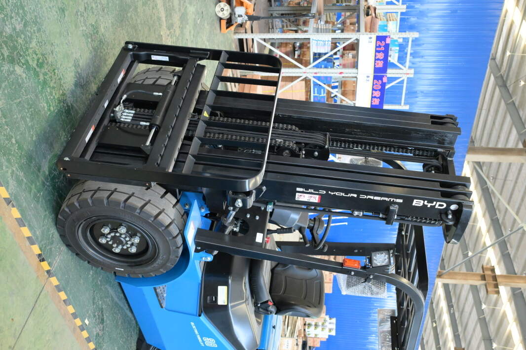 How to read technical documents when researching industrial forklift solutions