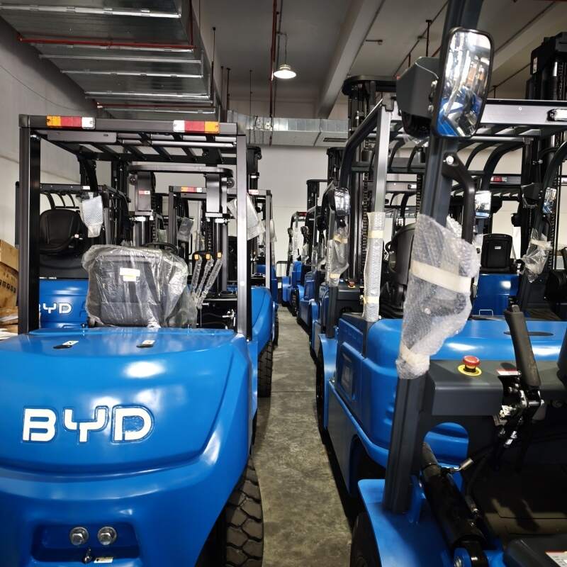 Pallet Stacker vs Counterbalance Forklift: Which for Your Aisle?