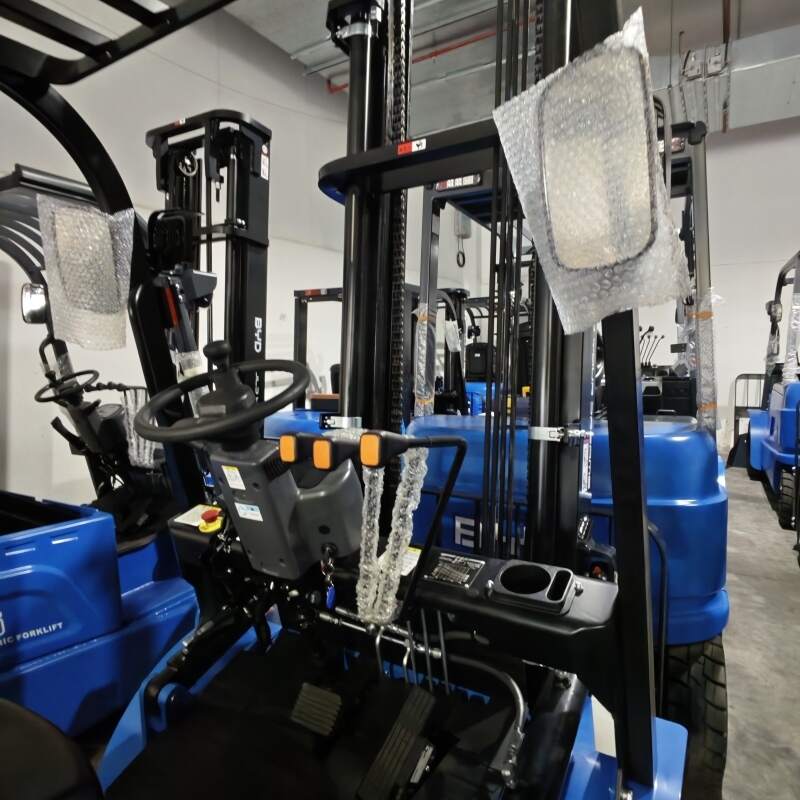 How cross-border trade is influencing electric forklift market dynamics