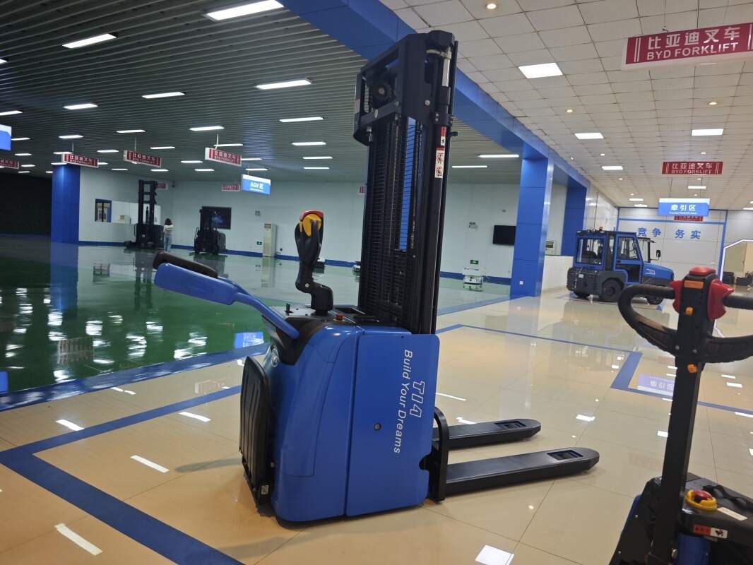 Pallet Truck Fork Entry: Engaging Pallets Correctly