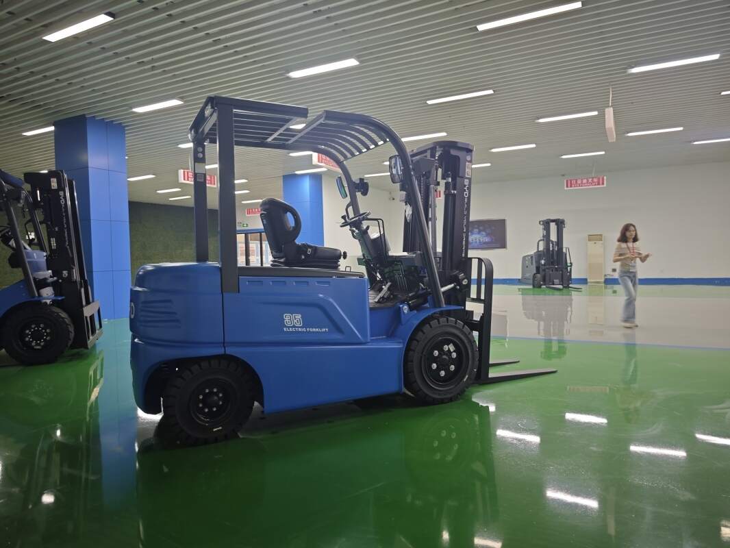 What should be clarified before expecting high output from lithium-ion forklift 