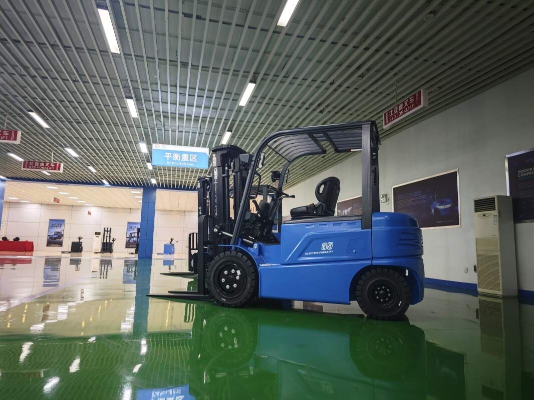 Safe electric forklift operation for trailer loading without dock levellers