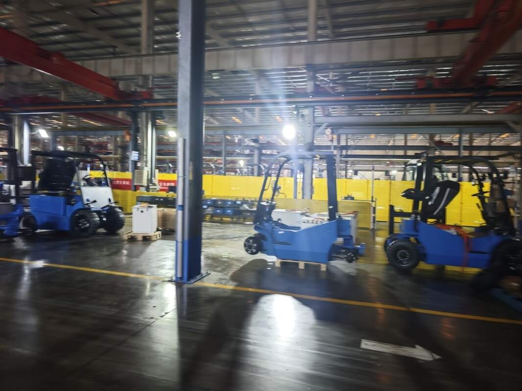 EC30-Pro Dimensions and Turning: Warehouse Fit Guide