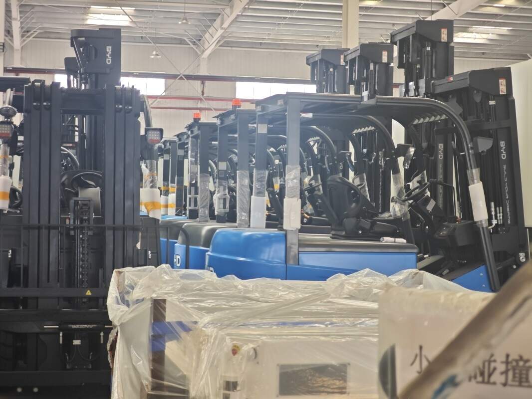 Seasonal Forklift Safety: Adjusting Protocols for Weather