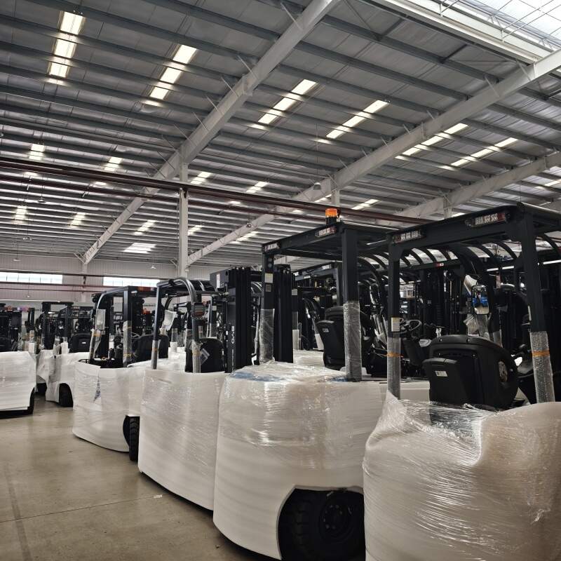 How Lithium Battery Voltage Shapes Forklift Performance