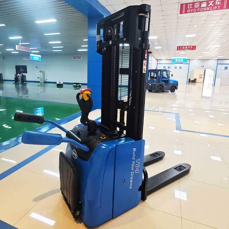 Ride-On Pallet Truck Safety: Training and Operation Basics