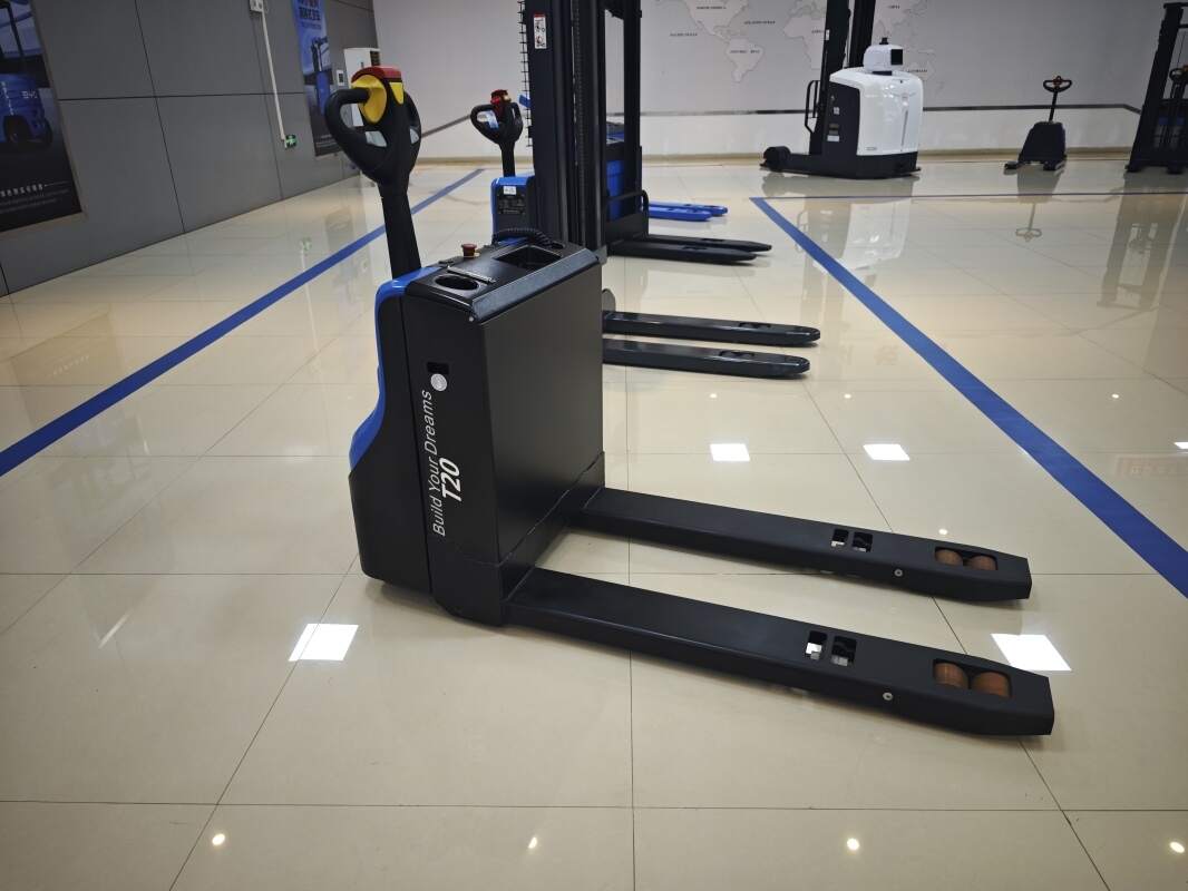 Forklift Patrol Safety in International Freight Facilities