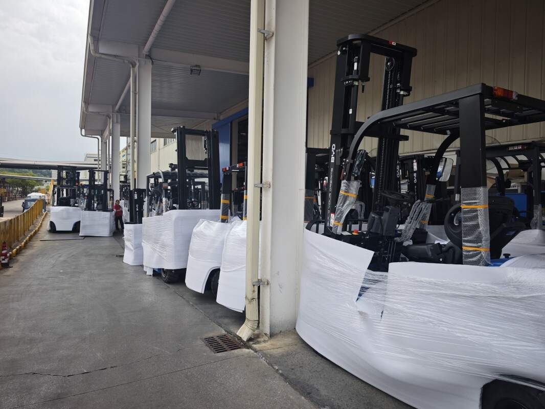 What hydraulic-oil flow parameters determine lifting-speed p